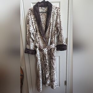 Leopard Print Women's Robe with Brown Accents